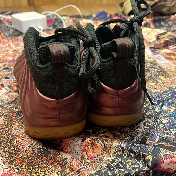 Size 8.5 Nike Foamposite One Maroon - Picture 4 of 6